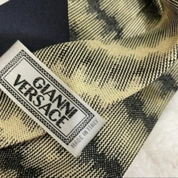 Gianni Versace Tie Color Navy Blue/Tan/Yellow